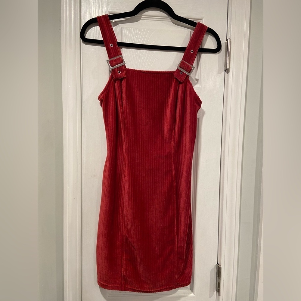No Boundaries Size M Soft Stretchy Bodycon Pink Ribbed Velour Mini Dress Buckles
